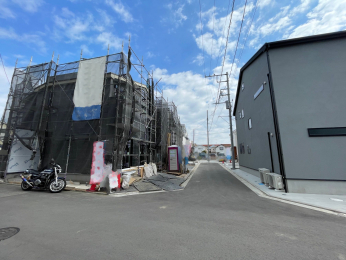 �@�O�ʓ��H�܂ފO�ώʐ^